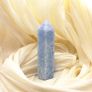 Torre di Calcite Blu – Eleganza e Armonia ✨🌊