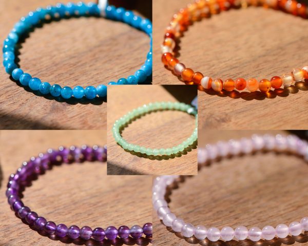 Bracciale in perline di cristallo (4 mm) elastici- varianti🌿❤️‍🔥