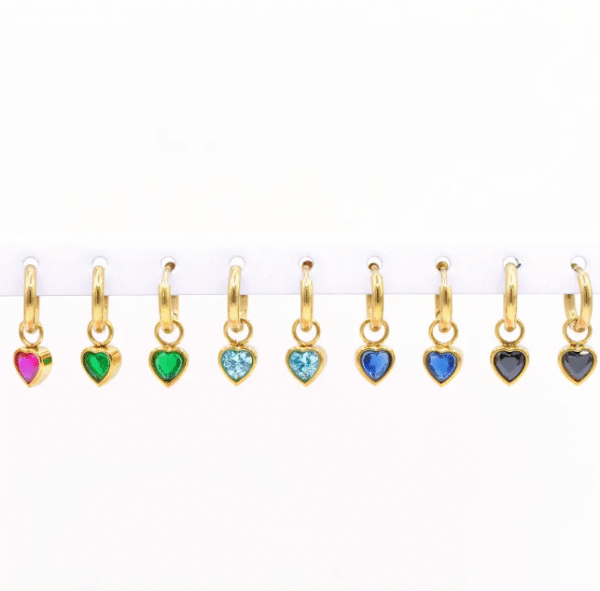 Orecchini cuoricini pendenti strass