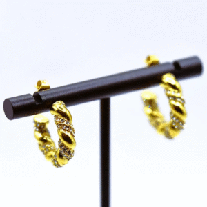 Orecchini a cerchio torchon con strass piccoli