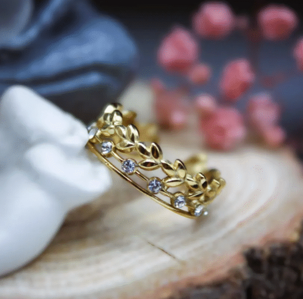 Gold leaf and rhinestone ring - Image 2