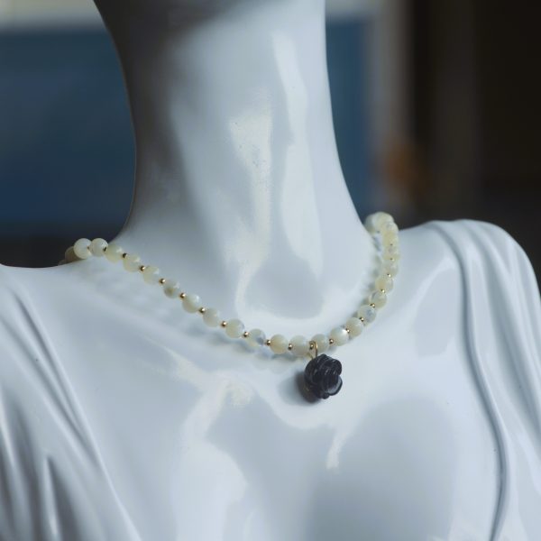 Collana Rosa di Ossidiana🖤con perle di conchiglia - immagine 4