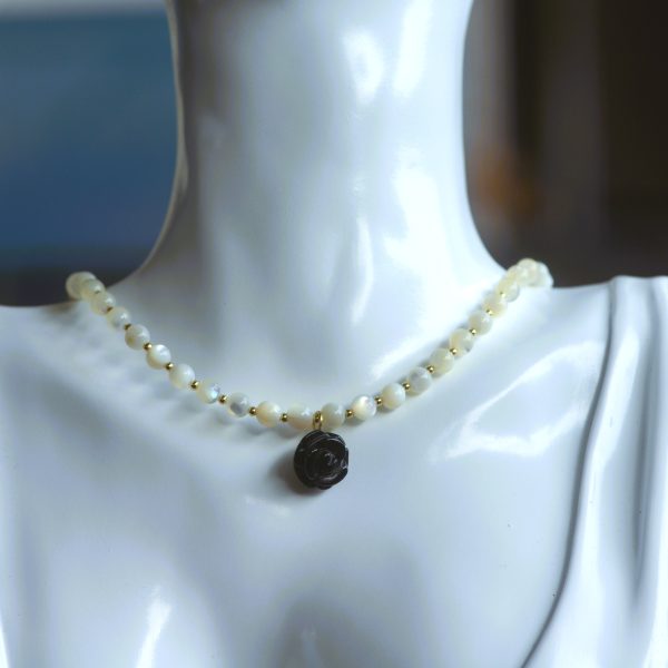 Collana Rosa di Ossidiana🖤con perle di conchiglia - immagine 3